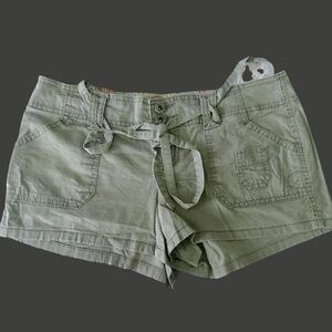 Lei Green Cargo Shorts Casual Style